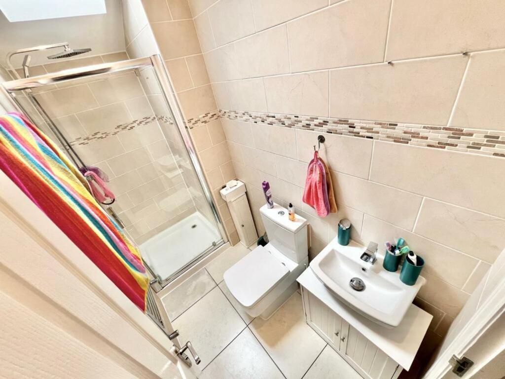 Lovely Spacious Room Near Train Station And University Dallington  Exterior foto